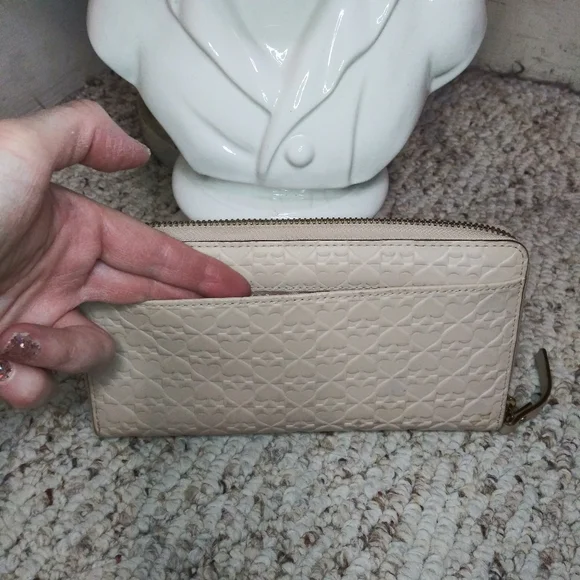 Kate Spade Cream Leather Three Dimensional Spade Patterned Zip Around Wallet - Picture 5 of 13